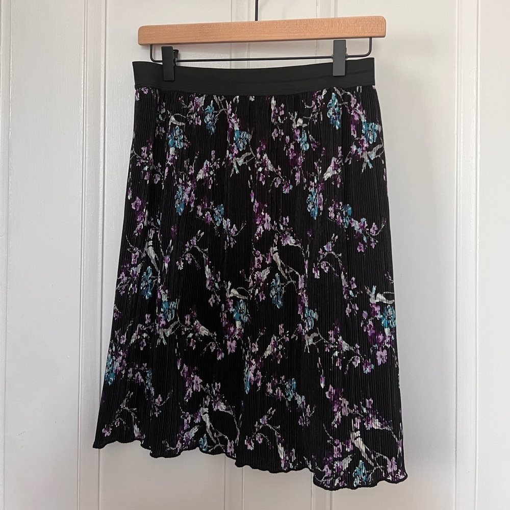 Floral pleated skirt with stretch waistband